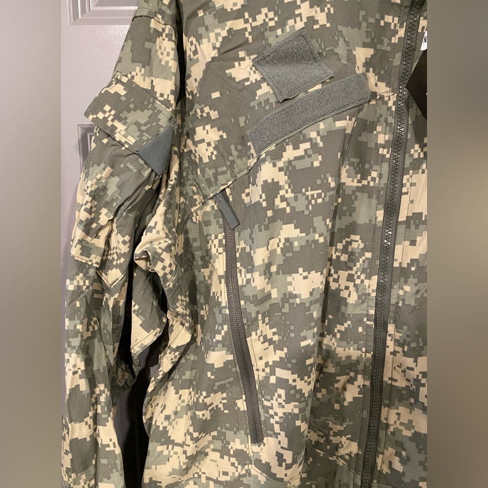 NWT ACU extreme Cold/Wind Gen III TOP sz lg - Picture 3 of 4